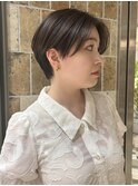 横顔美人ハンサムショートセンターパート刈り上げショート