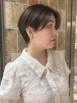 ピークアブー アヴェダ アトレ恵比寿(PEEK-A-BOO AVEDA) 横顔美人ハンサムショートセンターパート刈り上げショート