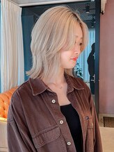 ティル(till) 【till_ayaka】ホワイトブロンド+外ハネボブ