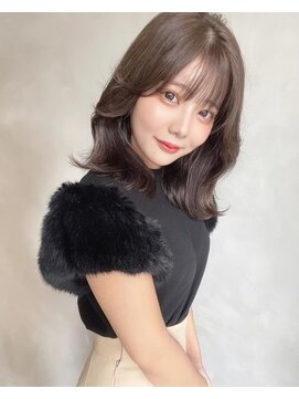 オモチャ(OMOCHA) 柔らかカールで女性らしいナチュラルスタイル