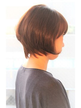 レウナ 外苑前(Reuna) 大人女性・30代・40代に人気トップノットショート