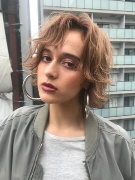 ジーナ(XENA) ショートレイヤーベージュ