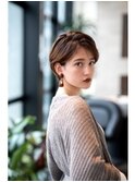 フェザーバングカーキグレージュ大人かわいいマッシュショート