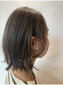 30代40代50代外ハネアッシュグレージュ肩ライン耳掛け