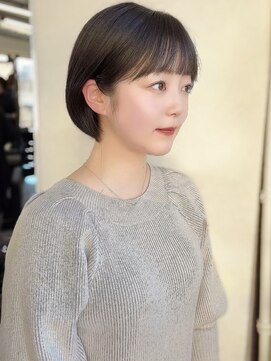 スターズ 川越店(STARS) 丸みショートボブ　耳掛け　艶カラー　ナチュラルベージュカラー