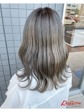 レイグロー バイ ヘッドライト 東海店(RAYGLOW by HEADLIGHT) シルバーグレージュ