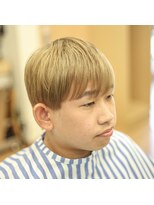 イチツボ(ICHITSUBO)&nbsp;ブリーチメンズカラー（ベージュ）ツーブロックマッシュスタイル