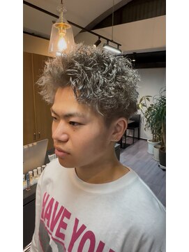 アリカ(arika) ハイトーンスパイキーパーマスタイル◎