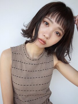 ディー(DEE) ショートバングと外ハネボブ