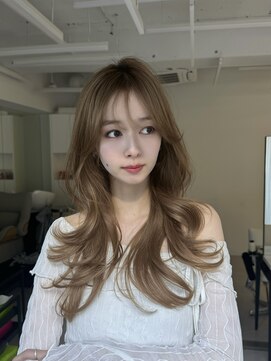 アマトウキョウスマートサロン(AMA TOKYO×Smart Salon) ヘーゼルベージュ　ブリーチなし　レイヤーカット　海外風