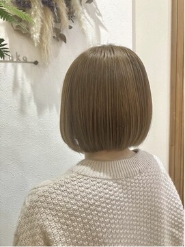 丸みシルエットが可愛いふんわりボブ