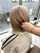 サクラ オモテサンドウ(SAKURA)&nbsp;ローライト/ホワイトベージュ/ダブルカラー/ブリーチ/表参道