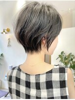 ビュートヨナカ(VIEW TOYONAKA) 40代50代/小顔カット/コンパクトショート/ダークブルー/豊中