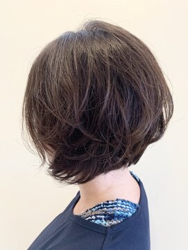 ピアリ(Peri) ゆるふわ前下がりボブ