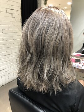 アトリウム (ATRIUM beauty life) 【西野】プラチナベージュカラー