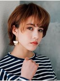 耳掛けショートボブ