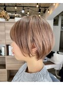 ピンクベージュ×ショート