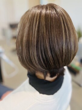 グランデュール 静岡インター通り店(GRANDEUR) ベージュカラーショートボブハイライト