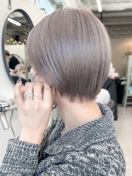 ヒビヲ(HIBIO) ショートボブケアブリーチダブルカラーミニボブハイトーンカラー