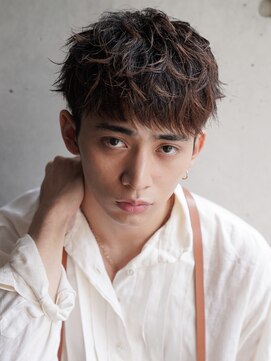 カライングドゥ(ing deux) スーツ短髪ツーブロック束感モテる黒髪シークレットパーマ流行