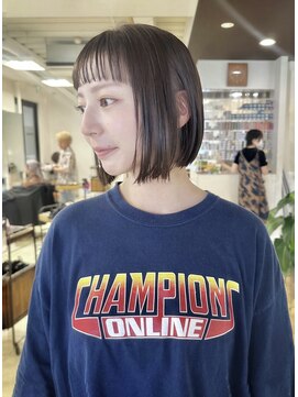 サムライ(SAMURAI) 眉上バングとこだわりボブ