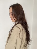 カーム(calm)&nbsp;デザインカラー/レイヤーカット/ウェットヘア/オリーブベージュ