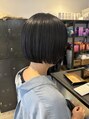 ビヨウシツ ポスタ コンパクトなミニボブ/ぱっつとしたラインがより可愛い◎