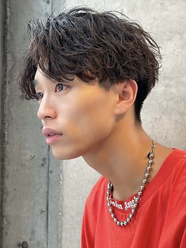 アーリー(Ali'i) 波巻きツイストスパイラルパーマ刈り上げセンターパート