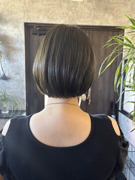 アイビーヘアー(iB HAiR) オリーブグレージュ/ショートボブ