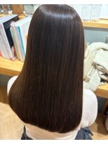 メルク ユニ(merc.uni) ツヤ感引き立つショコラベージュで柔らかく上品な髪色◎0318