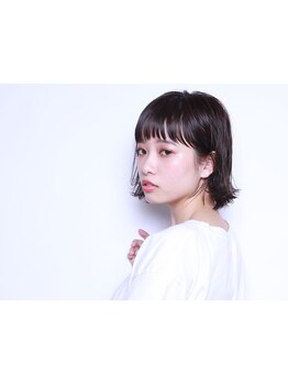 トレンドを取り入れたヘアスタイルで新しい自分へ。ばっさりショートもおまかせ♪