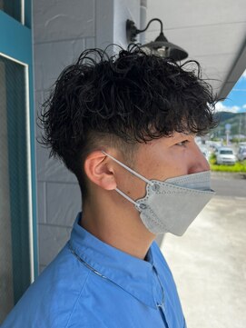 リット×ベリエ(Lit.×belier) ツイストパーマツイストスパイラルパーマツーブロック刈り上げ