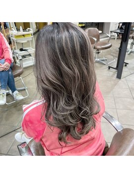 ルイス 喜連瓜破(Luis) バレイヤージュ