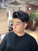 ウノプリールヴァモス(unopulir Vamos)&nbsp;外国人風かき上げウェーブ刈り上げアリ