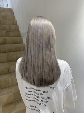 バズ(BUZZ) 1度はやりたいシルバーカラー！＊BUZZ岡本