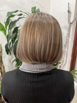 アン(Hair make un)&nbsp;白髪ぼかしハイライト