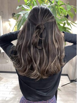 シェルヴ(XELVE) アレンジまで可愛い極上ハイライト