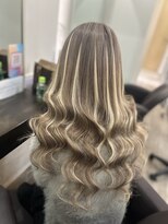 グランディールヘアデザイン(grandir hairdesign)&nbsp;ホワイトベージュハイライト！-Yurika-