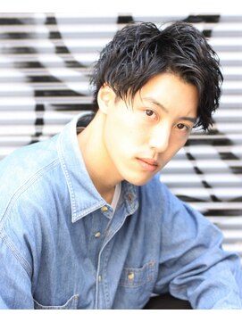 クオンヒール(QUON HEAL) 刈り上げアップバングフェザーパーマサーフカール