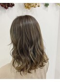 透明感グレージュ
