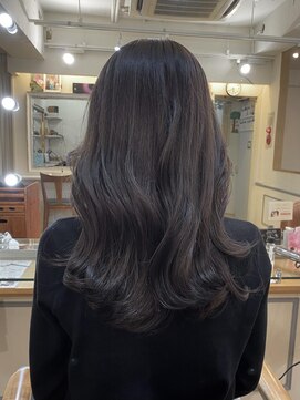 ネオリーブアイム 横浜西口店(Neolive aim) 大人っぽさ惹き立つパールグレー【横浜】