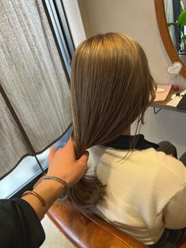 クルニエ(crenier) プラチナブロンド/ブリーチカラー