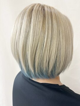 ビューティーサロン カワチ 中庄駅前店(Beauty Salon KAWACHI) 水色インナーカラー