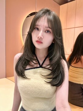 グロー 大宮(GLROW) 韓国　レイヤーカット　顔まわり　オリーブベージュ