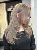 セミロング ハイトーン ミルクティーベージュ 顔周り 10代20代