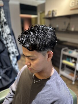 エクファフォーメン(EX-FA FOR MEN) MEN’S HAIR/サーフカール/刈り上げセンターパート/瀬田