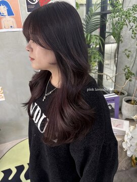 ウム(umu.) レイヤー / レイヤーカット / ロングレイヤー / ピンクカラー