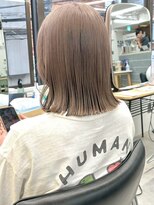 ヒビヲ(HIBIO) タッセルボブ切りっぱなしボブ外ハネボブベージュダブルカラー