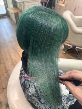 ミラシィ 稲毛(Mirashy) 推し活カラーのエメラルドグリーン