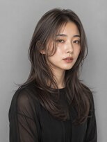 トリニティ(trinity) 韓国風・センターパート・グレージュカラー・レイヤーカット